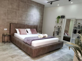 ROMSUITES - Сozy & Stylish, center Baha'i gardens and Colony